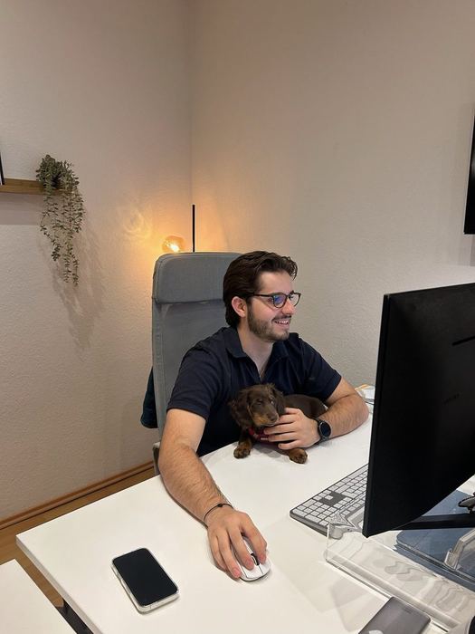 Konzentriert im Büro – gute Beratung braucht Ruhe.